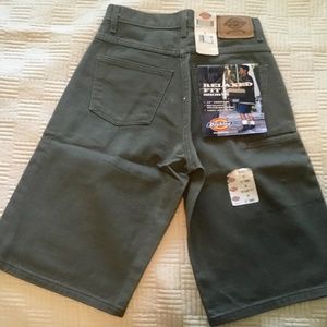 NWT VINTAGE NEW DICKIES DARK GREEN SHORTS MS/BOYS SIZE 29!